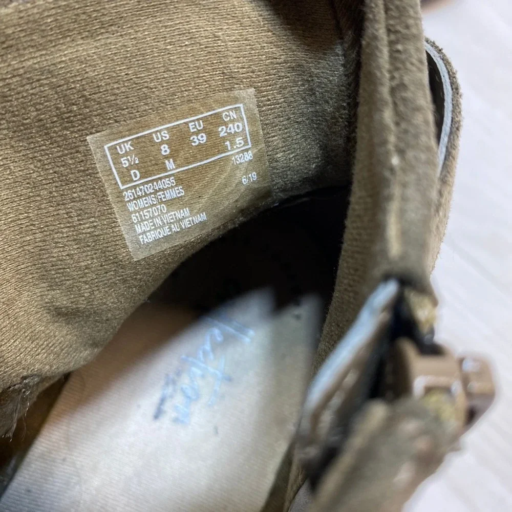 Clarks pre owned